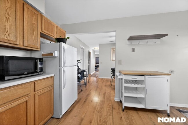Building Photo - Charming 2BR Apartment in Metuchen