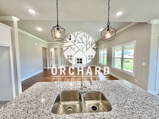 Building Photo - Tontitown- Single-Family Home- Desirable Hickorywood Plan- 4 Bedroom!