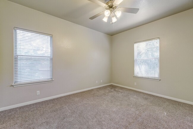 Building Photo - 5304 Evans Ave