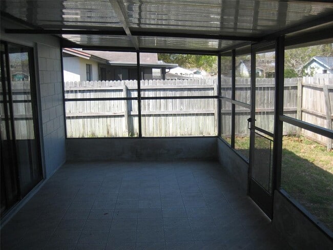 Building Photo - 9203 Roundwood Ct
