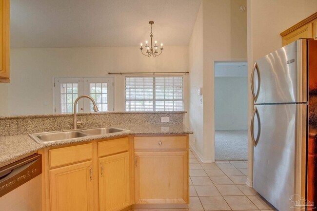 Building Photo - 3012 Classic Dr