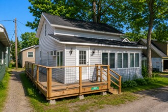 Building Photo - 2040 Linden St