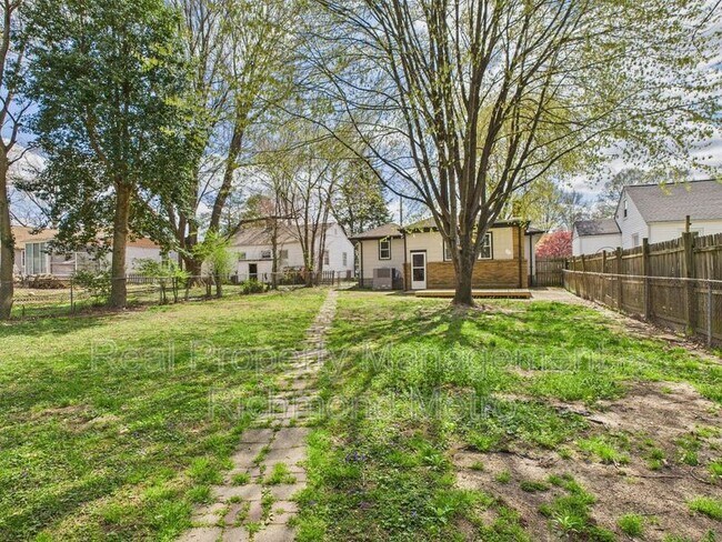 Building Photo - 2306 Kent St