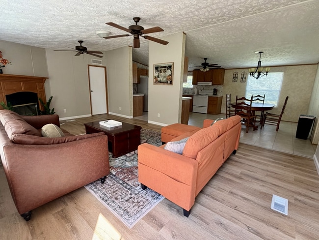 Building Photo - 6112 Foote Mineral Ln