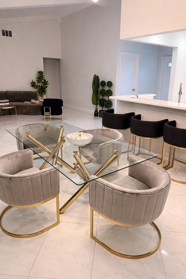 Building Photo - 9940 Liberty Rd