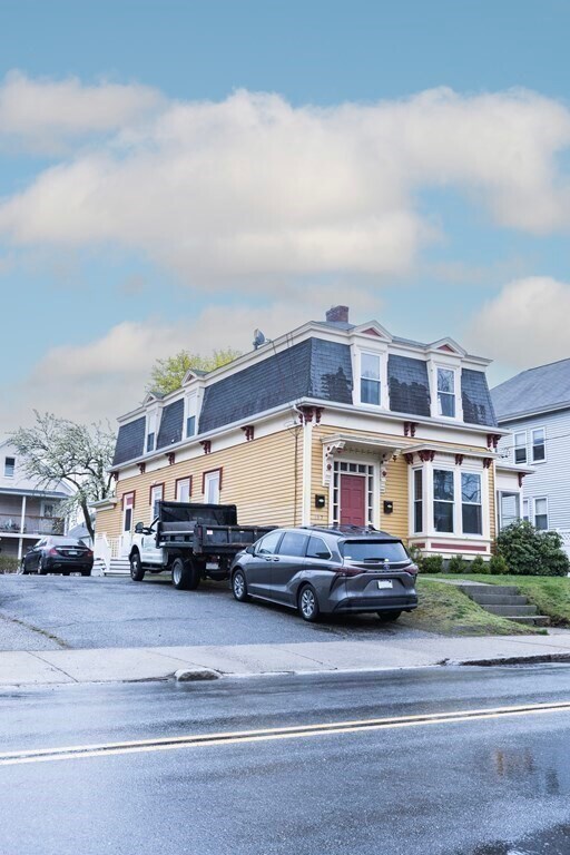 Building Photo - 157 Winthrop St