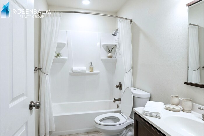 Building Photo - 3055 N Corrine Dr