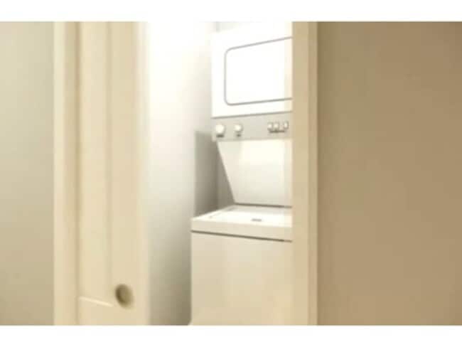 Building Photo - 7894 Pinehurst Dr