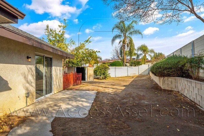 Building Photo - Hemet Rental with Attached Garage, Fireplace & Private Backyard