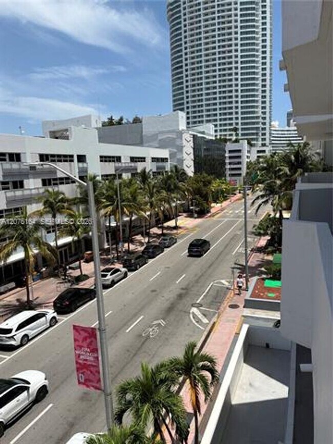 Building Photo - 4301 Collins Ave