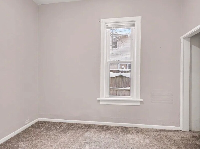 Building Photo - 1325 Buffalo Ave NE