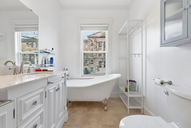 Building Photo - 88 G St