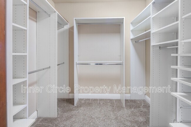 Building Photo - 5771 Gateway Ct