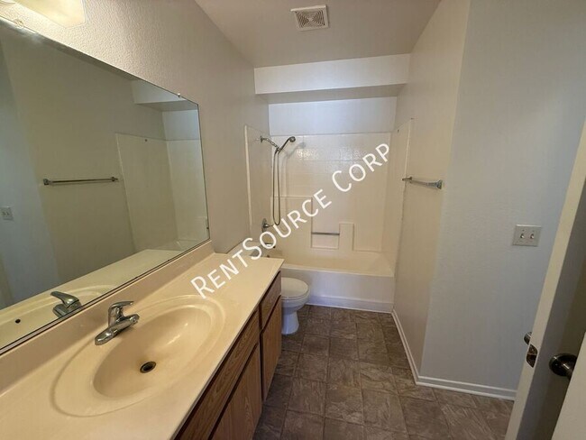 Building Photo - 44545 16th St E