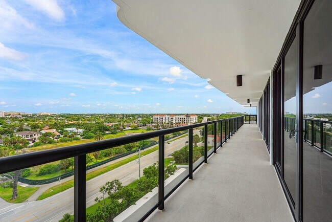 Building Photo - 250 S Ocean Blvd
