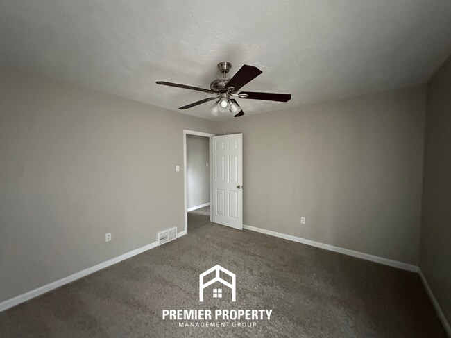 Building Photo - Stunning 4BR Cordova Home | Chef's Kitchen with Island, Formal Dining & Fireplace