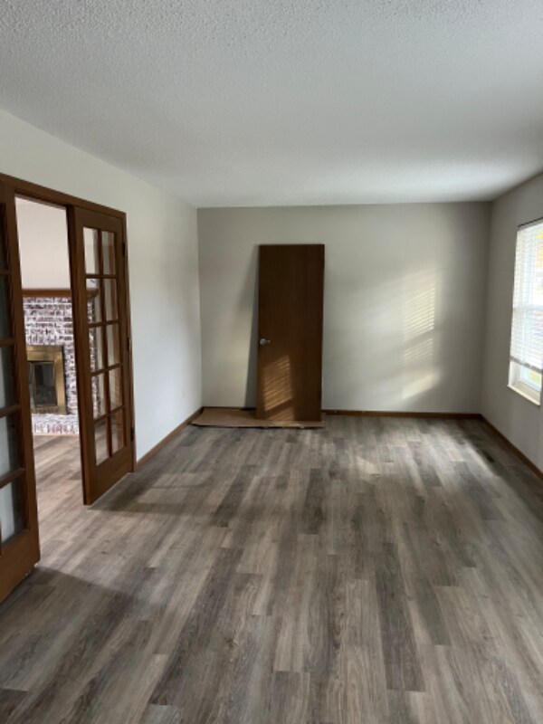Building Photo - 128 White Pine Ave