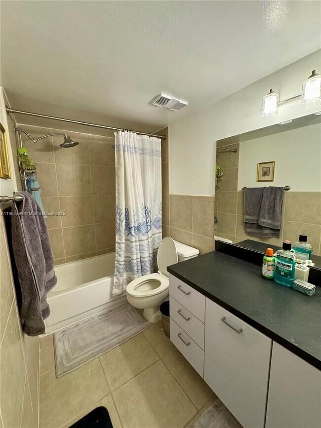 Building Photo - 18151 NE 31st Ct