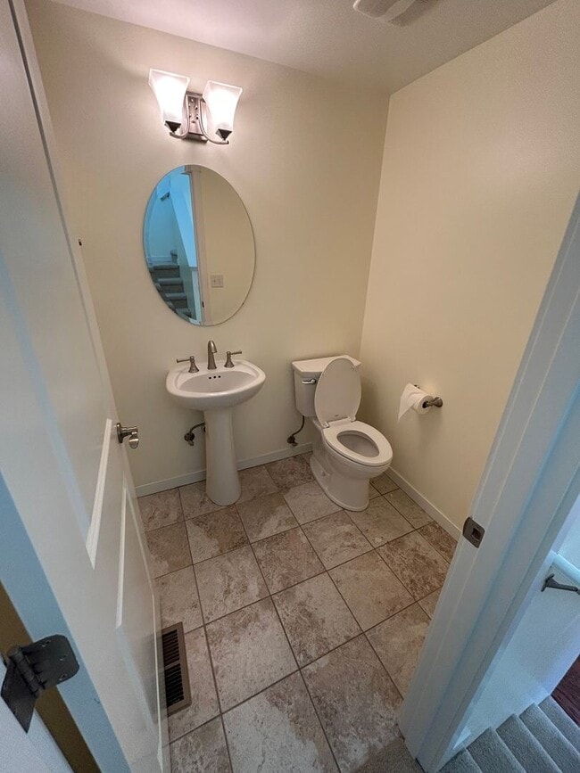 Building Photo - Beautiful Three Bedroom House for Rent in ...