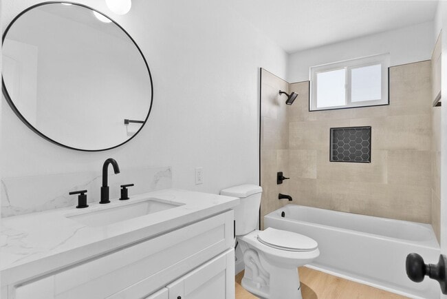 Building Photo - 4082-4084 Chamoune