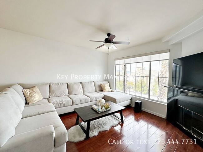 Building Photo - FULLY FURNISHED 1 BEDROOM CONDO IN GATED C...