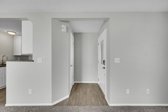 Building Photo - $2,375.00 - 3 Beds,2 Baths, Single Family ...