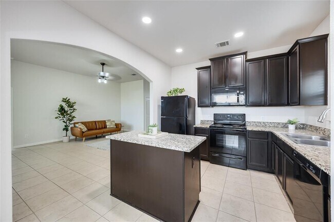 Building Photo - 19600 Woodrow Wilson St