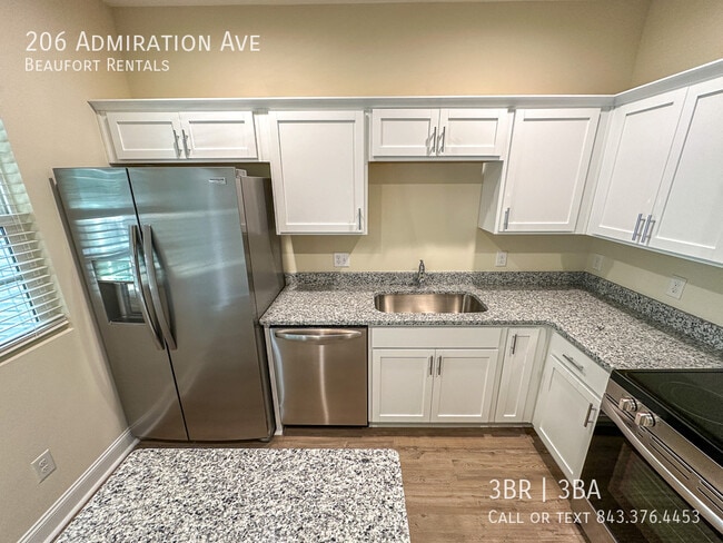 Building Photo - 206 Admiration Ave