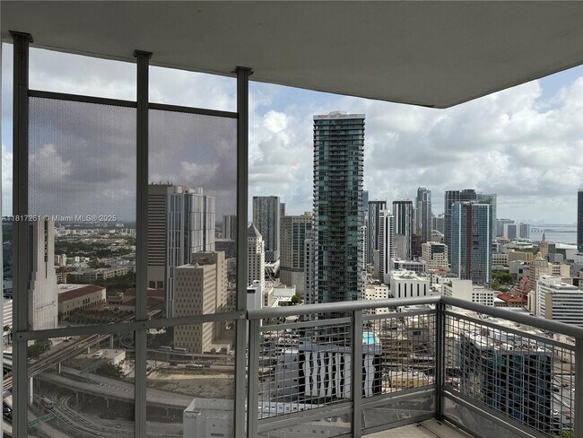 Building Photo - 350 S Miami Ave