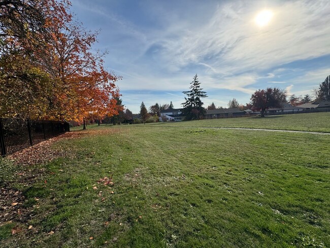 Building Photo - 14920 NW Northumbria Ln