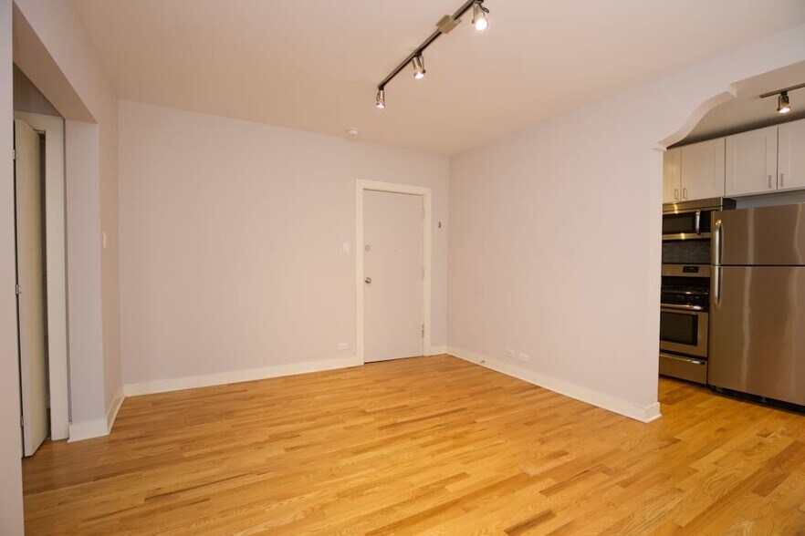 Building Photo - 2425 N Kedzie Blvd