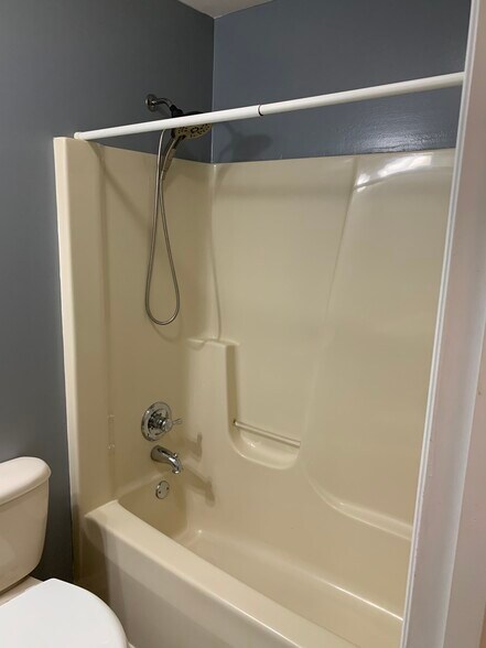 Building Photo - 1216 Superior Pointe Pl