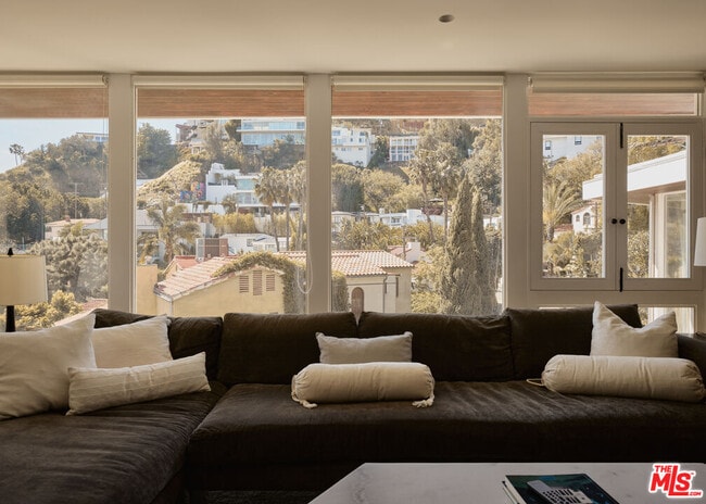 Building Photo - 8593 Hollywood Blvd