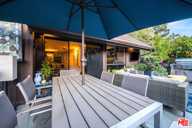 Building Photo - 4635 N Clybourn Ave