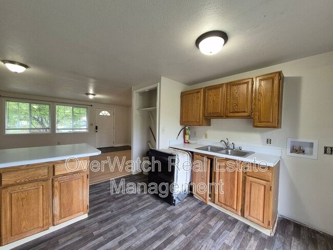 Building Photo - 1604 Elmendorf Dr