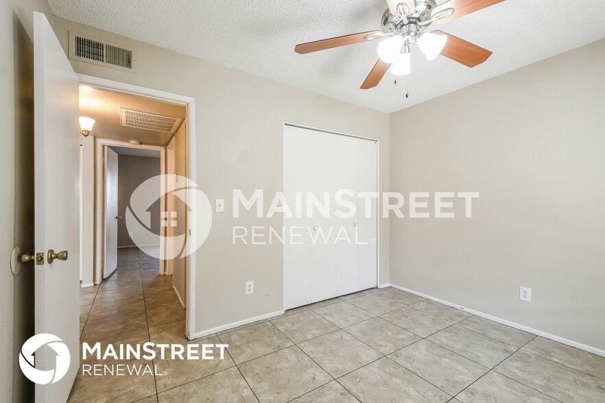 Building Photo - 2833 E Beck Ln