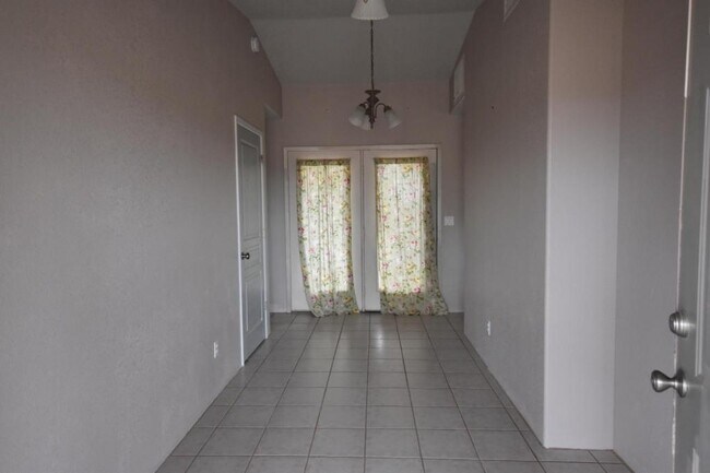 Building Photo - 7808 Chinle Dr