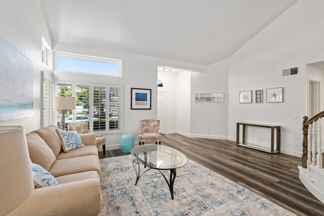 Building Photo - Newly Renovated and Furnished Ocean View Home!