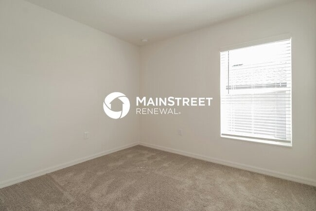 Building Photo - 4 Bedroom Pet-Friendly Home in Mascotte, FL with Main Street Renewal