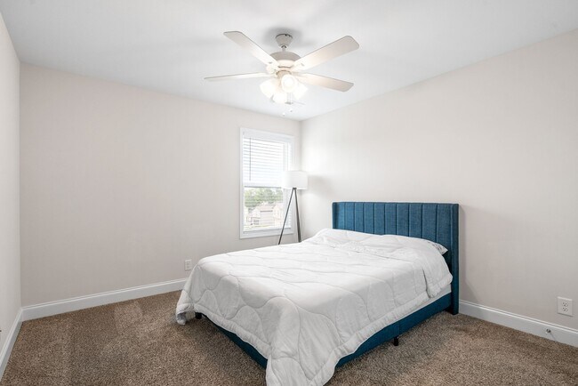 Building Photo - 525 Bloomington Trce