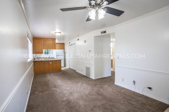 Building Photo - 909 N 500 W