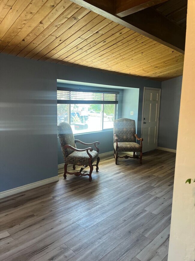 Building Photo - **NOVEMBER FREE** La Cresta Home with Pool