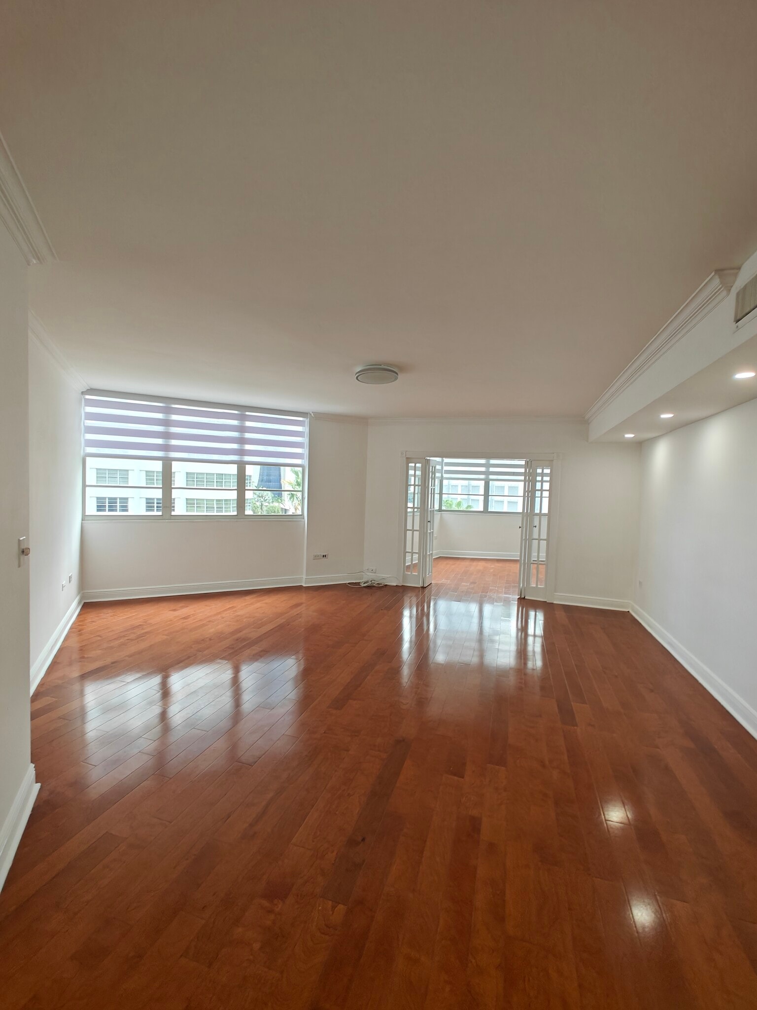 Building Photo - 825 Brickell Bay Dr