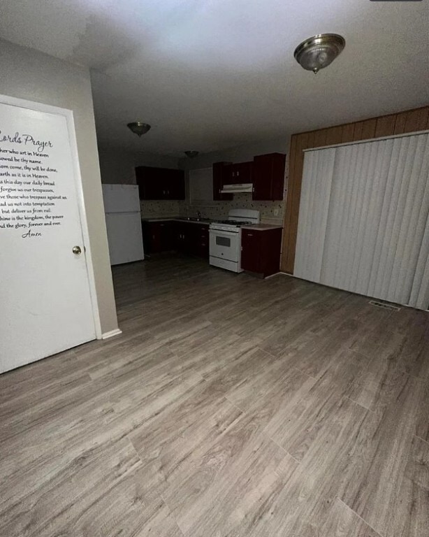 Building Photo - 10214 Castle Dr