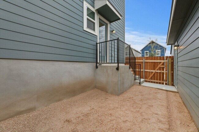 Building Photo - 2017 Ridge Runner Dr