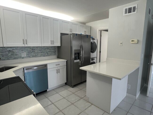 Building Photo - 1109 Green Pine Blvd