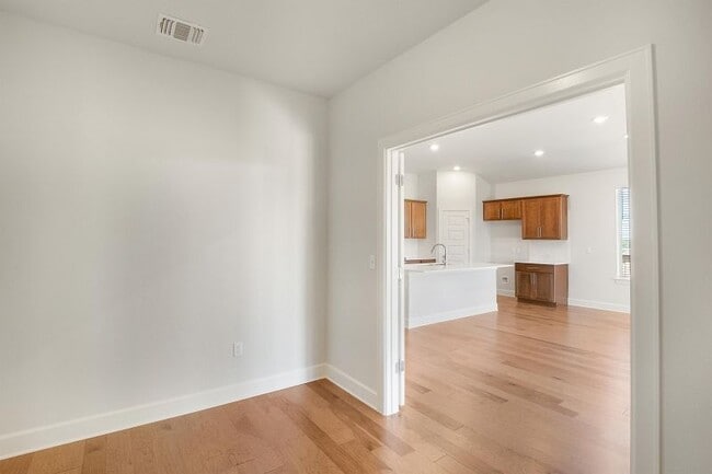 Building Photo - 8417 Yokohama Terrace