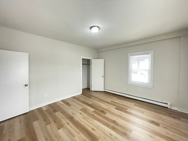 Building Photo - 124 Beech St