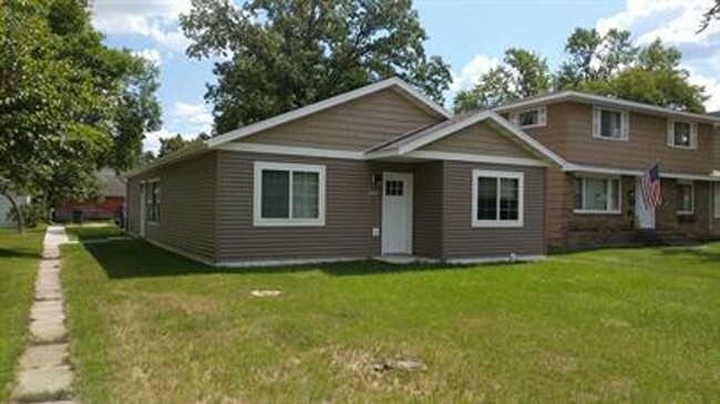 Primary Photo - 4 Bedroom 2 Bathroom Home