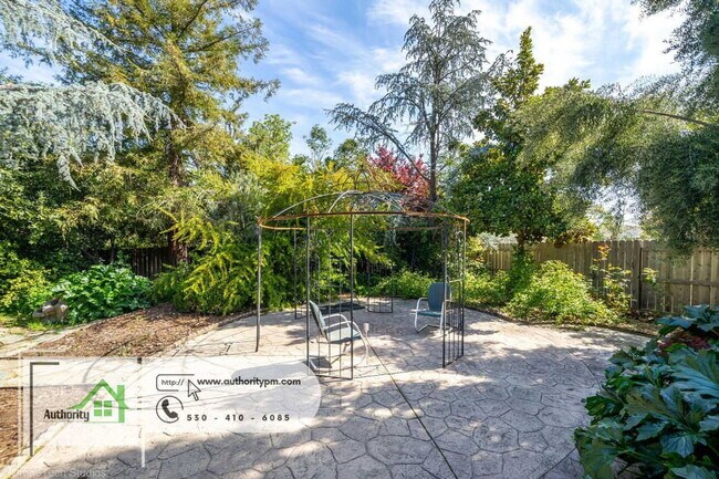 Building Photo - 2832 Howard Dr